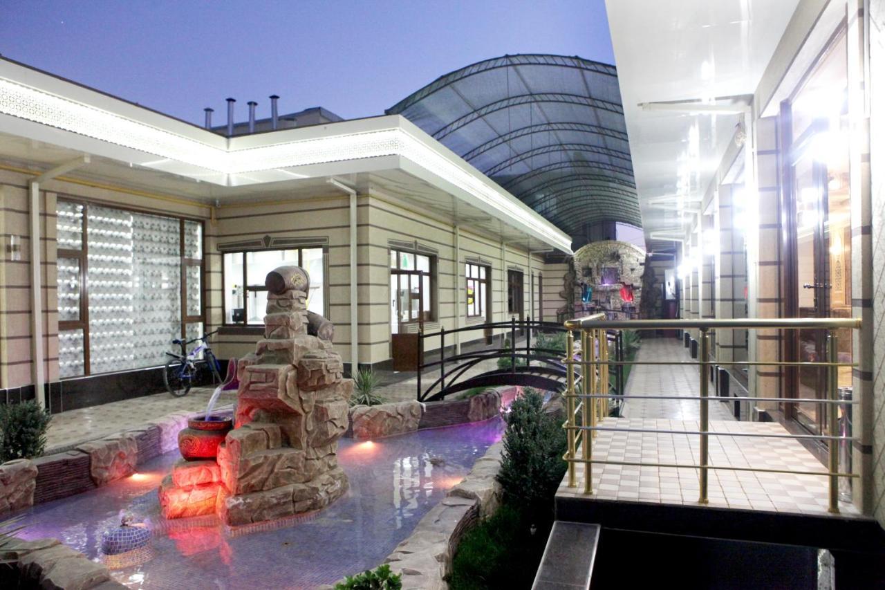 Hotel Naxshab Qarshi Exterior foto