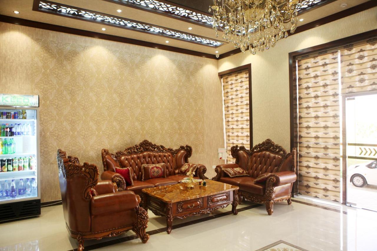 Hotel Naxshab Qarshi Exterior foto